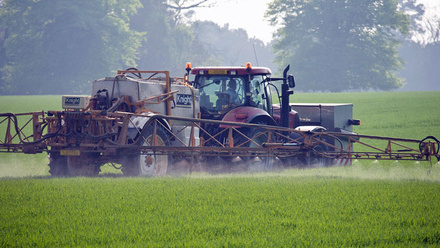 trailed-sprayer-wheat-summer-c-tim-scrivener.jpg