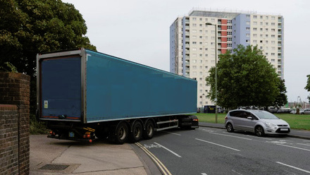 Reversing Lorry 800.jpg 1
