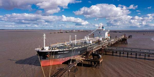 Aerial-tanker-fertiliser-vessel-Immingham-2021-c-Omex.jpg