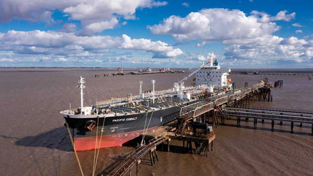 Aerial-tanker-fertiliser-vessel-Immingham-2021-c-Omex.jpg