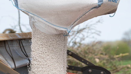 Loading spreader.JPG