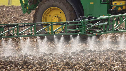 glyphosate-sprayer-soil-c-tim-scrivener.jpg